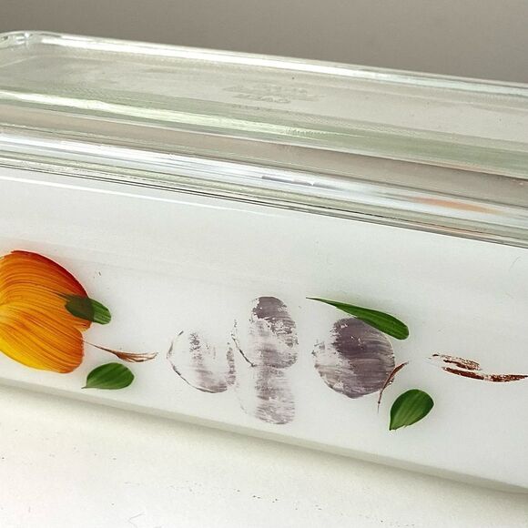 Vintage 1950's Fire King Gay Fad Hand Painted Fruit Refrigerator Dish with Lid - Picture 4 of 9